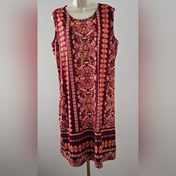 Tacera Dresses & Skirts - TACERA Large dress with detachable gold-tone necklace